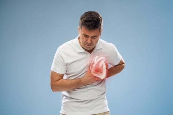 زيادة ضربات دقات القلب من أعراض اضطرابات الغدة الدرقية- اليوم