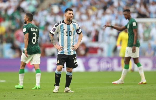 ميسي يقود تشكيل الأرجنتين ضد أستراليا في كأس العالم