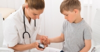 الوقاية خير من العلاج.. كيف تحمي طفلك من الإصابة بالسكري؟