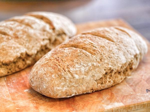 خبز الحبوب الكاملة لديهم كميات أقل من الدهون الحشوية- مشاع إبداعي