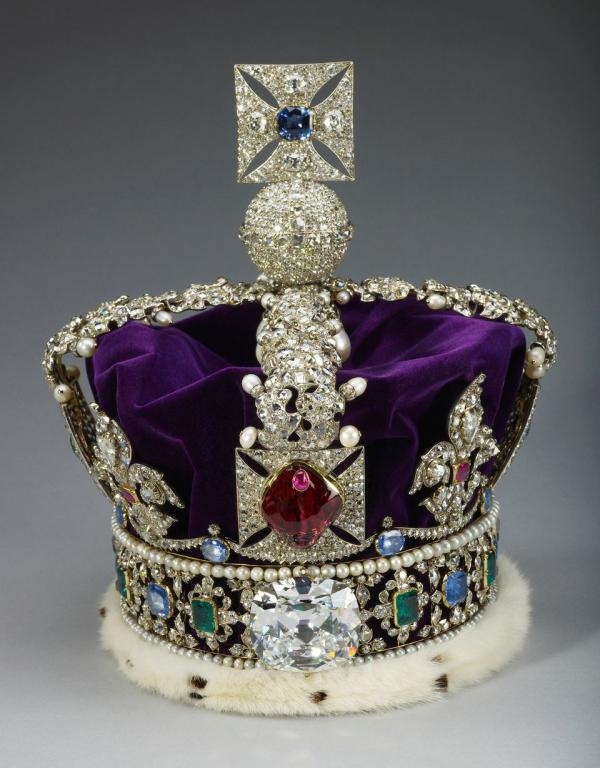 تاج الدولة الإمبراطوري الذي سيرتديه الملك تشارلز يوم تتويجه في مايو - رويترز