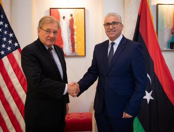 المبعوث الأمريكي ريتشارد نورلاند ورئيس الحكومة الليبية فتحي باشاغا - اليوم