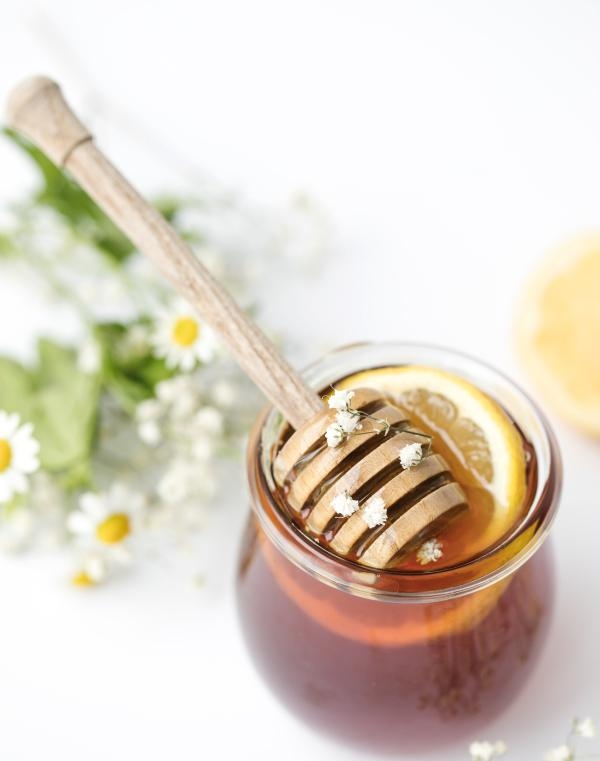 يساعد العسل على حل مشاكل سن اليأس - مشاع إبداعي