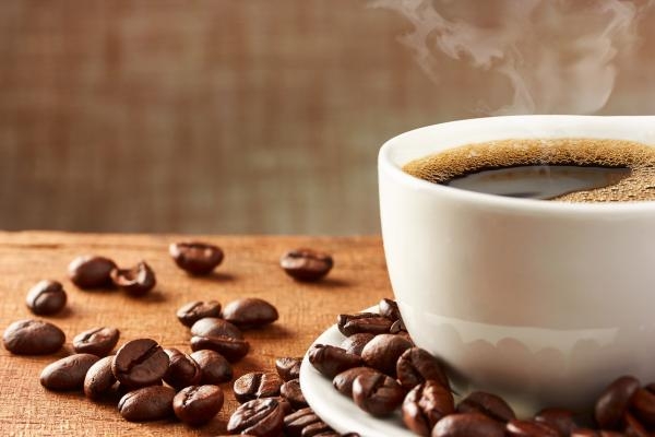 اختيار القهوة السوداء أو غير المحلاة يساعدك على الوصول إلى الرشاقة - مشاع إبداعي