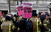 بسبب الأجور.. عمال الإسعاف في بريطانيا يعلنون عن إضراب
