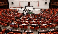 البرلمان التركي شهد اشتباكات لفظية تحولت إلى تلاحم بالأيدي- مشاع إبداعي