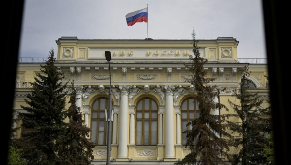 روسيا قد تحظر مبيعات النفط وتضع حدا أقصى للخصم ردا على السقف السعري