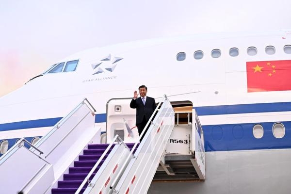  الرئيس الصيني شي جين بينغ يصل إلى الرياض- اليوم