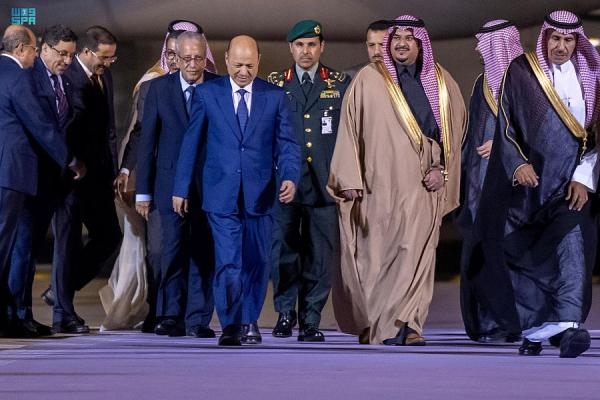 رئيس مجلس القيادة الرئاسي اليمني يصل الرياض