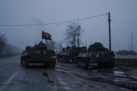 ناقلة جنود أوكرانية في خيرسون - رويترز