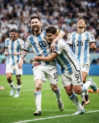 خطوة نحو اللقب.. ميسي يُبهر ويقود الأرجنتين لنهائي كأس العالم