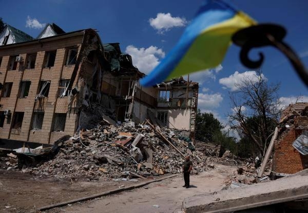 غارات جوية روسية تضرب كييف.. وحاكم المدينة يدعو السكان للبقاء في الملاجئ