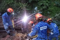 إنقاذ 53 شخصا من الانهيار الأرضي - Astro Awani 