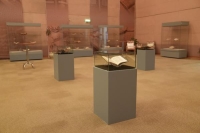  يضم المعرض مجموعات نادرة من المخطوطات التي تعنى باللغة العربية - واس