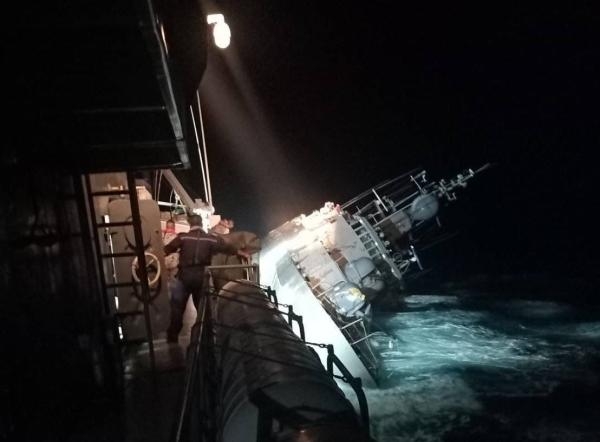 غرق سفينة عسكرية في خليج تايلاند و 33 بحارا في عداد المفقودين