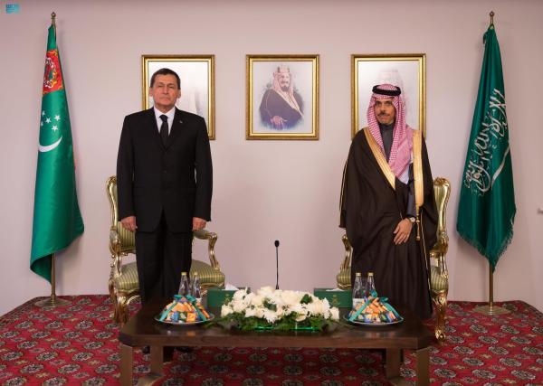 لقاء الرئيس وافتتاح مبنى السفارة.. تفاصيل زيارة وزير الخارجية لتركمانستان