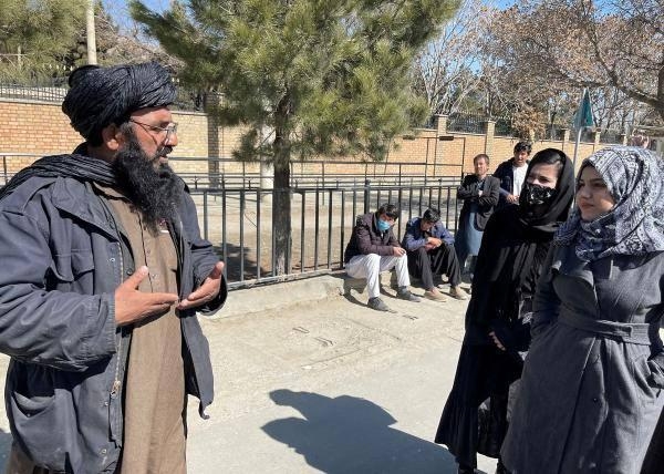 حظرت حركة طالبان التعليم الجامعي للفتيات - رويترز