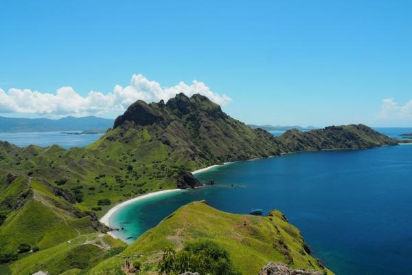 إندونيسيا تلغي زيادة رسم دخول جزيرة كومودو السياحية