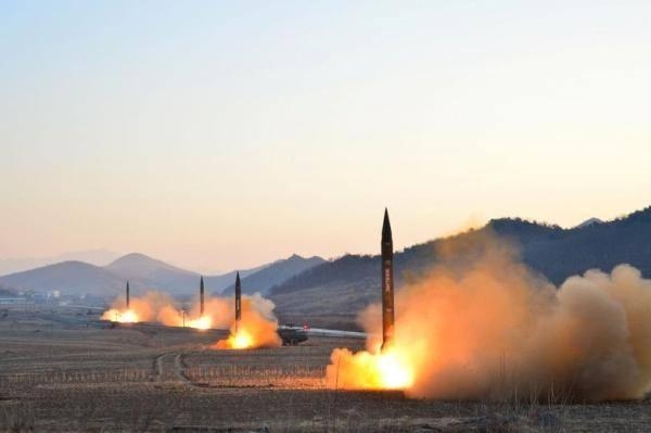 كوريا الشمالية تطلق صاروخين باليستيين.. و