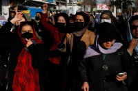 احتجاج على إغلاق طالبان للجامعات أمام النساء- رويترز