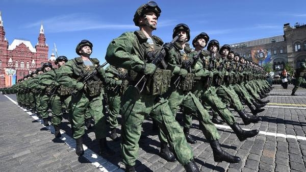 الجيش الروسي خلال عرض عسكري- رويترز