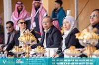 السفير الماليزي يزور مهرجان الإبل - حساب نادي الإبل على تويتر