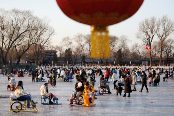 حلبة للتزلج على الجليد في بحيرة متجمدة في بكين - رويترز