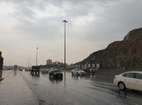 عواصف رعدية مصحوبة بأمطار غزيرة على مكة والجموم