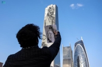 جسّد الفنان محمد العمار أكبر لوحة جدارية للملك المؤسس عبد العزيز آل سعود - واس