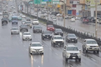 خطر محتمل.. المرور السعودي يقدم نصيحة ثمينة للقيادة في أثناء الأمطار