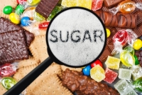 إدمان السكر.. لماذا نحب الحلويات وكيف نوقف الرغبة الشديدة في تناولها؟