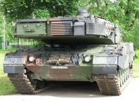 زعيم الاشتراكيين في ألمانيا يشكك في إرسال دبابات "ليوبارد" إلى كييف