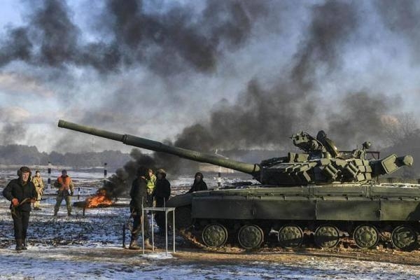 روسيا تعزز قواتها في أوكرانيا بترسانة الأسلحة الهجومية الحديثة - رويترز