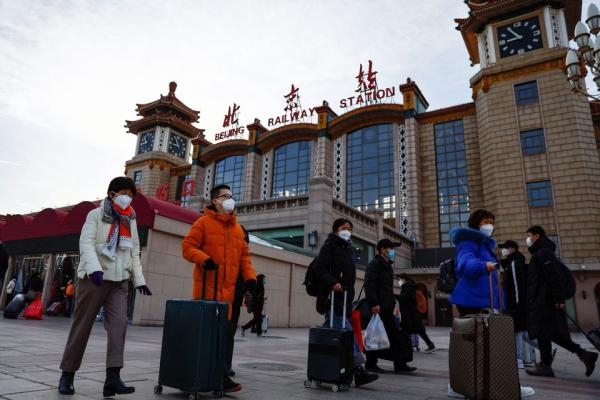 الصينيون يحتفلون بعطلة رأس السنة القمرية الجديدة في يناير - رويترز