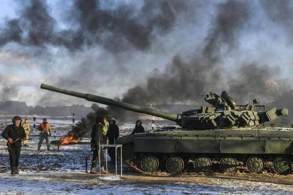 روسيا تعزز قواتها في أوكرانيا وكييف تحاول الصمود - رويترز
