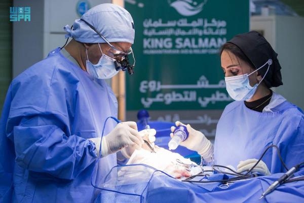 3 آلاف مستفيد من خدمات مركز الملك سلمان في اليمن ولبنان