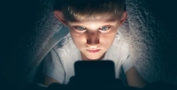إدمان الأطفال للأجهزة الإلكترونية- اليوم