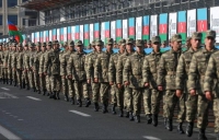 عناصر من القوات الأذربيجانية بمنطقة ناغورنو كاراباخ الانفصالية - رويترز