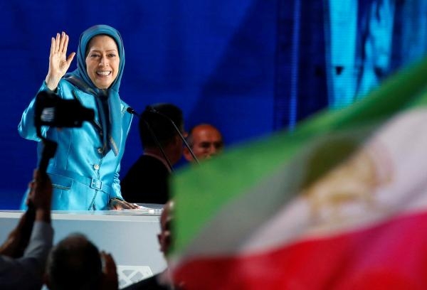 المعارضة الإيرانية: مساعي خامنئي لمواجهة الانتفاضة الإيرانية 