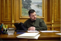 زيلينسكي يطالب بإنهاء إعاقة الصادرات الغذائية عبر البحر