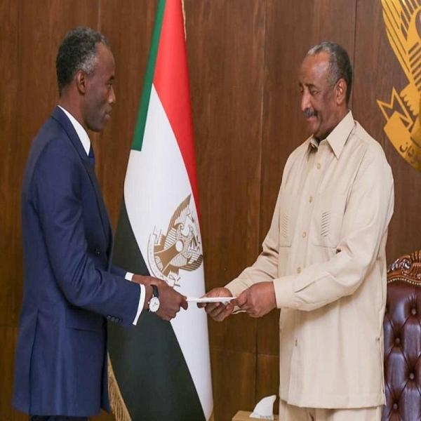 رئيس مجلس السيادة السوداني يؤكد دعم بلاده لتشاد