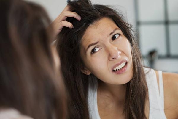 المركبات الكيمائية قد تضر الشعر- مشاع إبداعي
