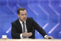 "ميدفيديف" يرد على تصريحات الغرب بشأن نفاد الأسلحة الروسية