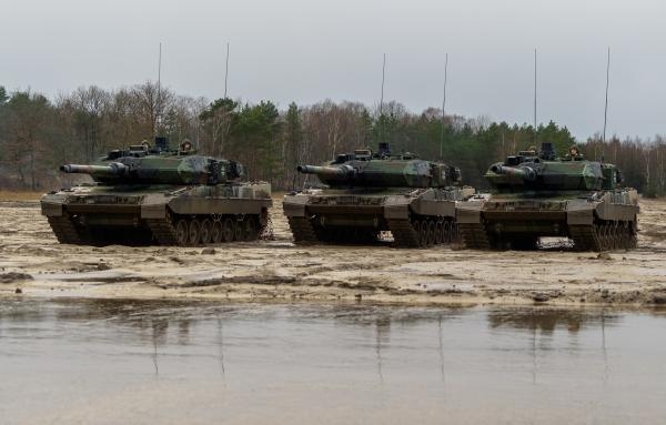 مجلة شبيجل: ألمانيا توافق على تزويد أوكرانيا بدبابات ليوبارد