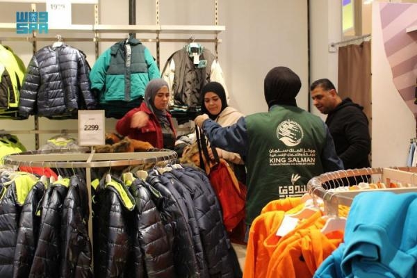 جهود توزيع الكسوة الشتوية على اللاجئين في لبنان - واس