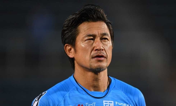 بعدما وصل إلى سن 56 عامًا.. كازويوشي ميورا ينتقل إلى فريق برتغالي