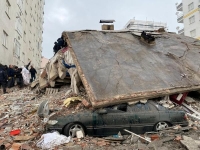 مئات القتلى والجرحى في زلزال مدمر ضرب تركيا وسوريا