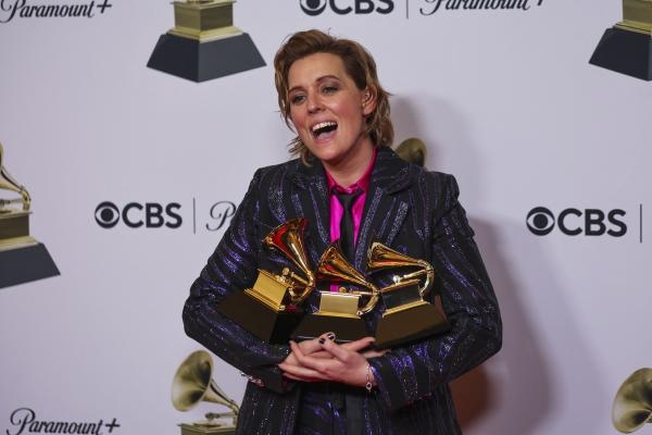 براندي كارليل تتصدر جوائزها لأفضل ألبوم أمريكانا وأفضل أغنية روك وأفضل أداء روك خلال حفل توزيع جوائز جرامي السنوي الخامس والستين في لوس أنجلوس- رويترز