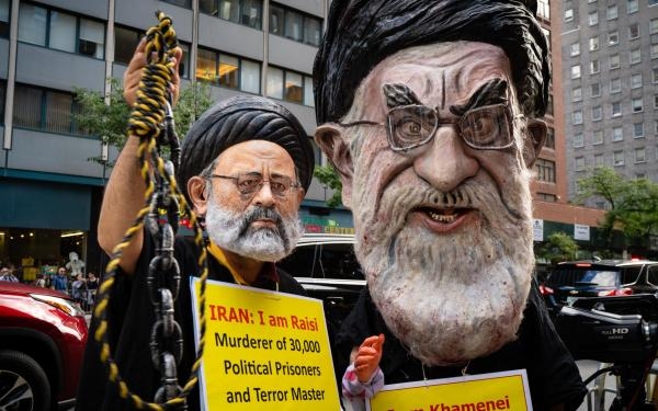 أنصار المقاومة يدعون لمحاكمة خامنئي ورئيسي لقتلهم الإيرانيين - اليوم