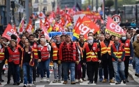 تواصل الضغط على ماكرون.. موجة ثالثة من الإضرابات في فرنسا